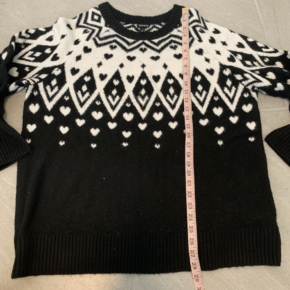 Torrid Knit Black And White Winter Sweater Size 1 - Picture 4 of 4